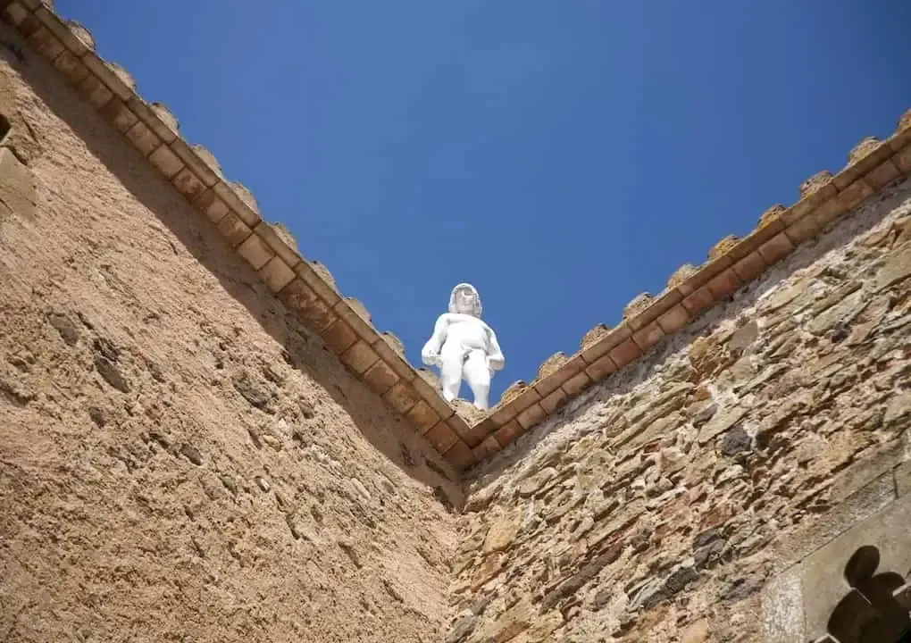 Triángulo Dalí